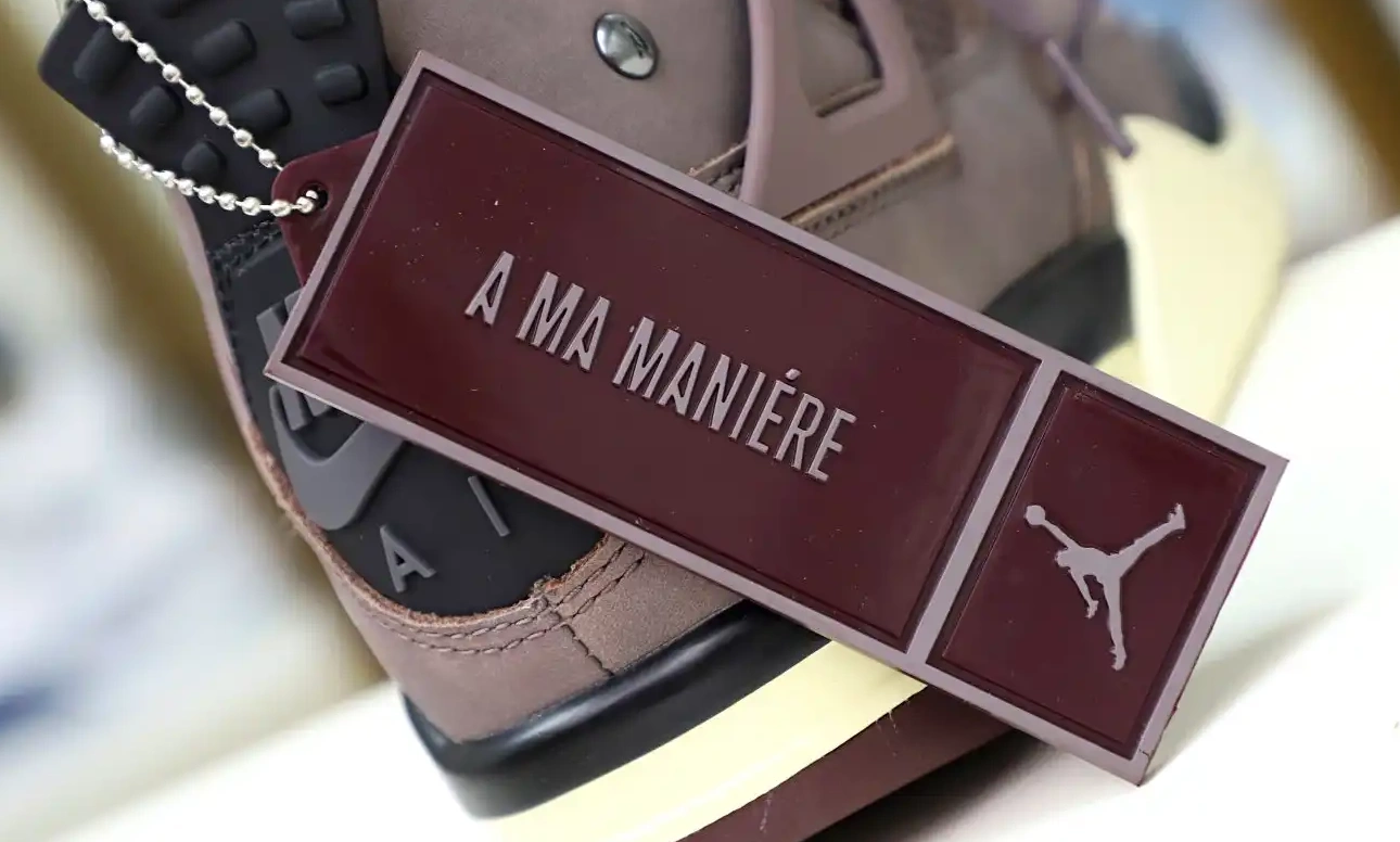 AIR JORDAN AM 4 0325